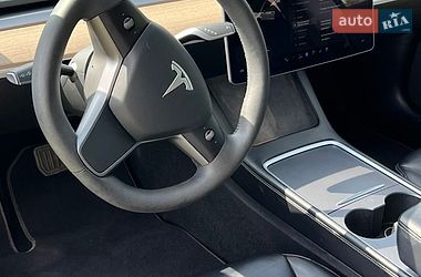 Седан Tesla Model 3 2021 в Волочиську