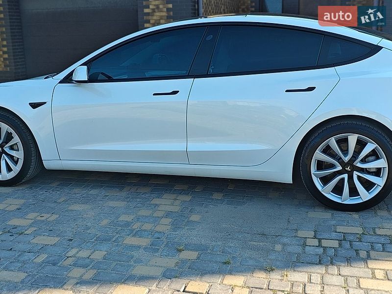 Седан Tesla Model 3 2022 в Верхнеднепровске