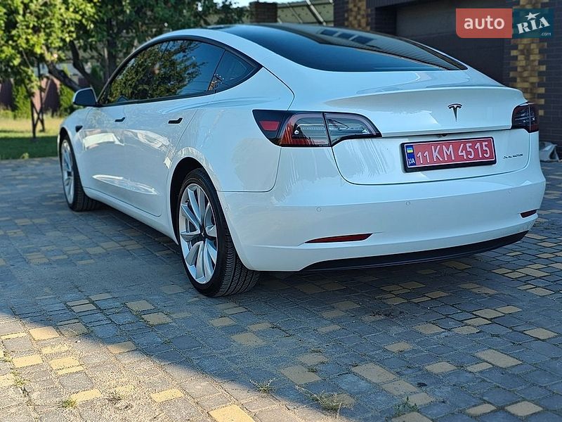 Седан Tesla Model 3 2022 в Верхнеднепровске