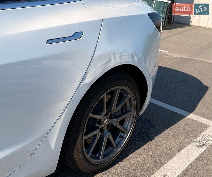 Седан Tesla Model 3 2019 в Киеве