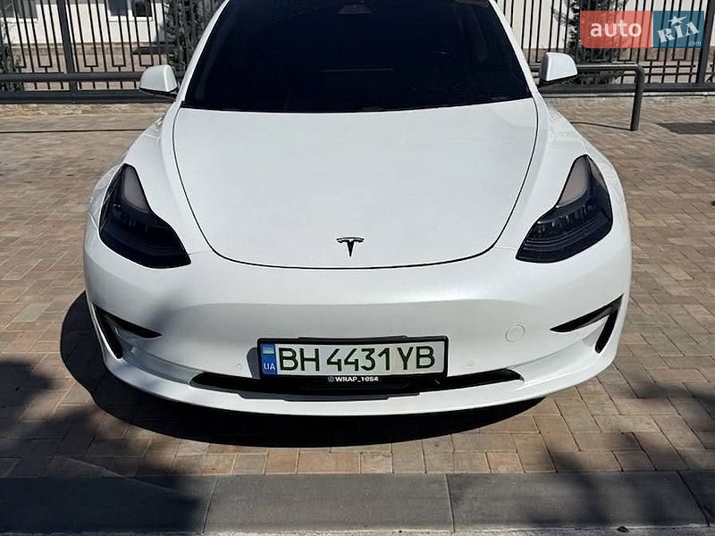 Седан Tesla Model 3 2018 в Одесі