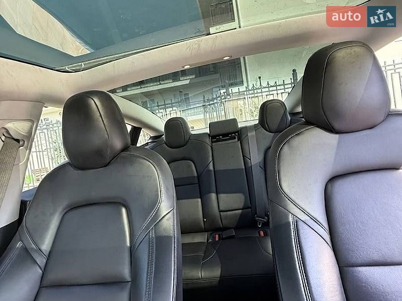 Седан Tesla Model 3 2018 в Одесі