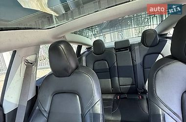 Седан Tesla Model 3 2018 в Одесі