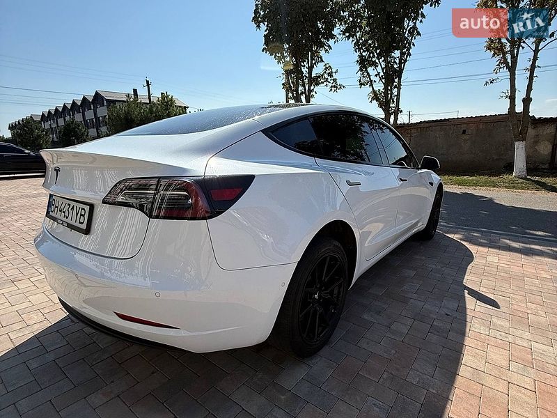 Седан Tesla Model 3 2018 в Одесі