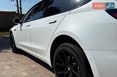 Седан Tesla Model 3 2018 в Одесі