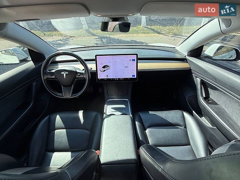 Седан Tesla Model 3 2018 в Одесі