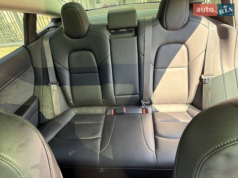 Седан Tesla Model 3 2018 в Одессе