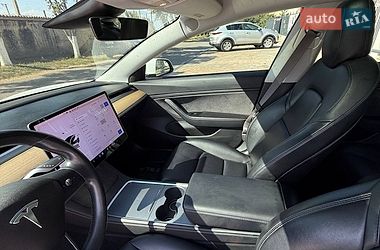Седан Tesla Model 3 2018 в Одесі
