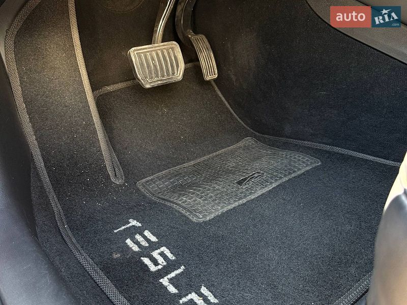 Седан Tesla Model 3 2018 в Одесі