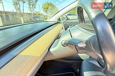 Седан Tesla Model 3 2018 в Одесі
