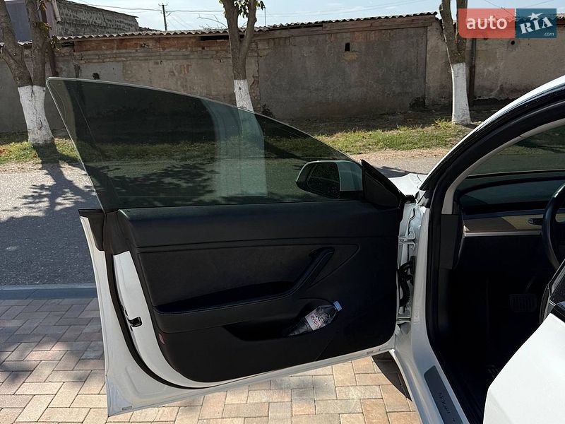 Седан Tesla Model 3 2018 в Одессе