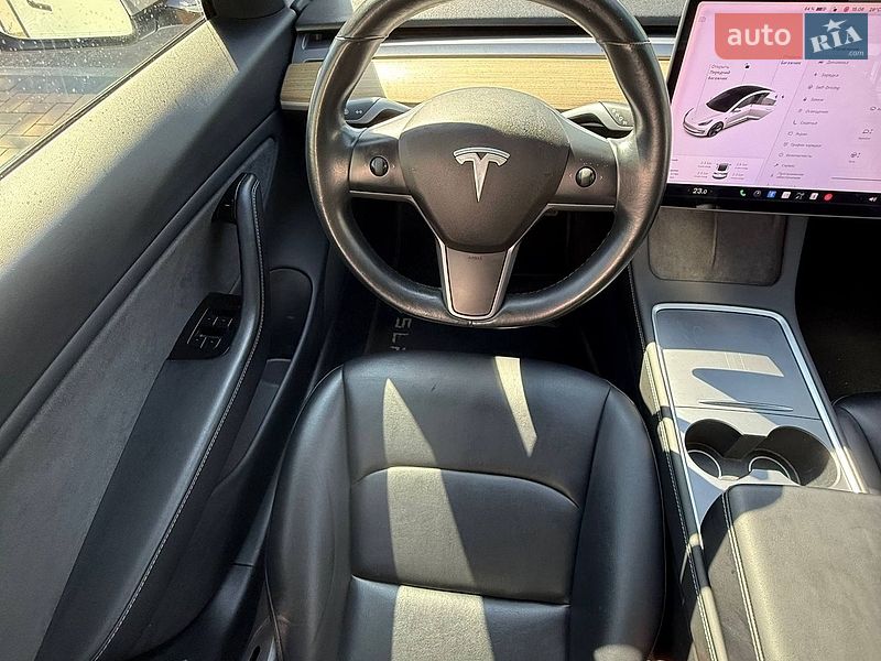 Седан Tesla Model 3 2018 в Одесі