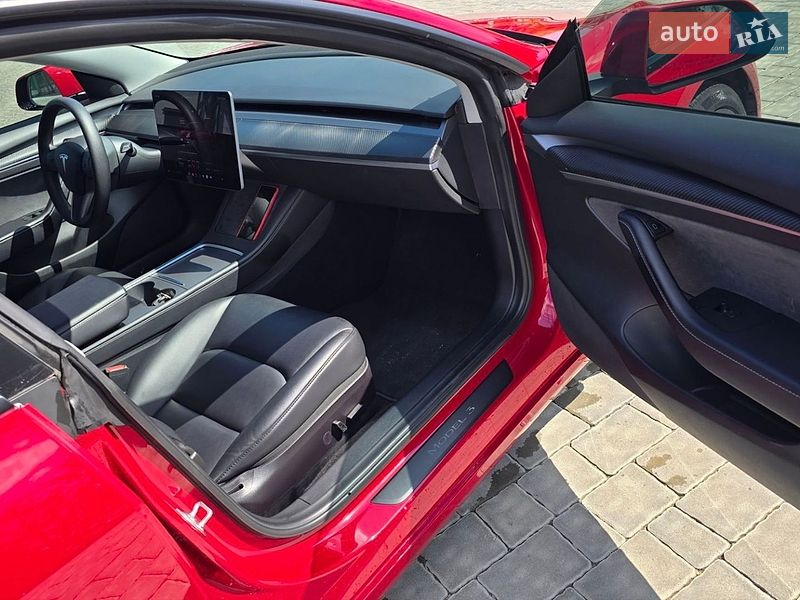 Седан Tesla Model 3 2022 в Ивано-Франковске