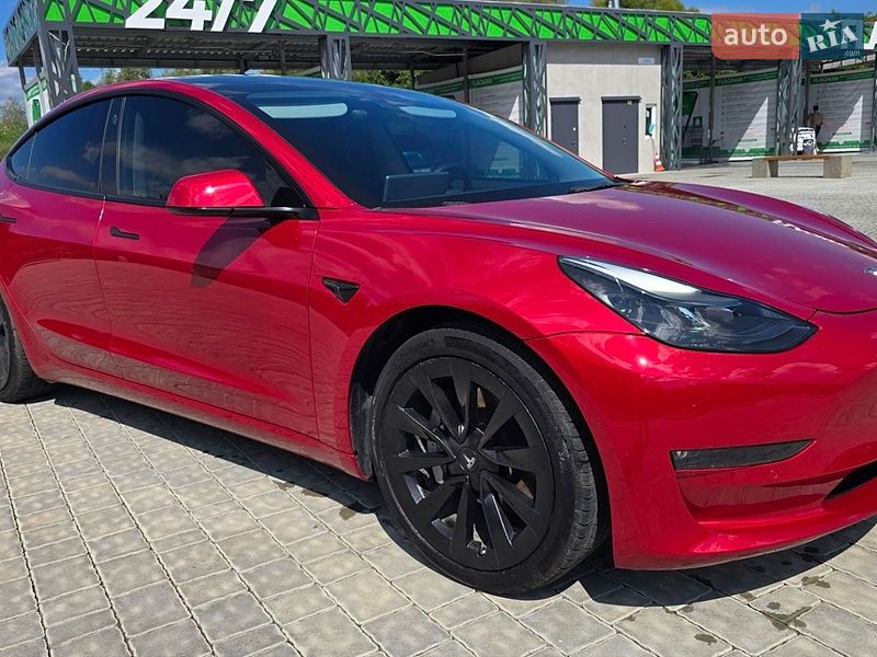 Седан Tesla Model 3 2022 в Ивано-Франковске