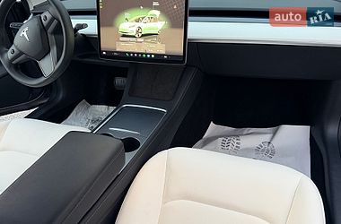 Седан Tesla Model 3 2024 в Дрогобыче