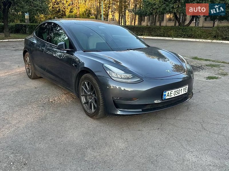 Седан Tesla Model 3 2020 в Днепре фото Седан Tesla Model 3 2020 в Днепре