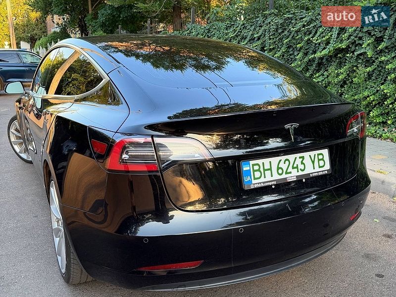 Седан Tesla Model 3 2018 в Одессе