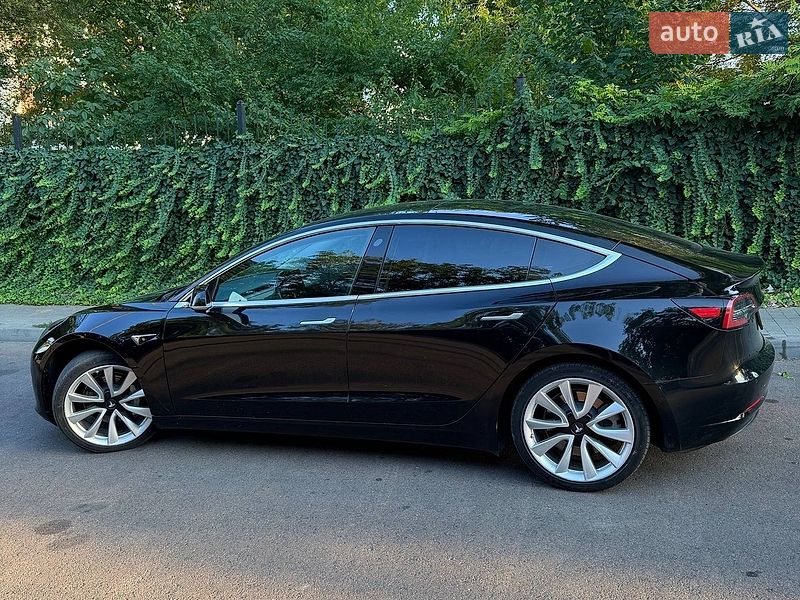 Седан Tesla Model 3 2018 в Одессе