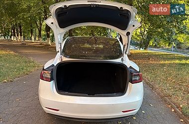 Седан Tesla Model 3 2018 в Киеве