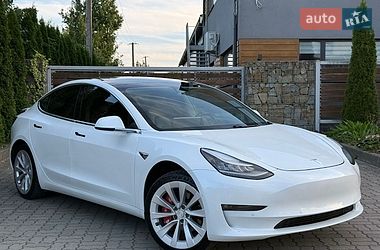 tesla model-3 2020 в Стрий від професійного продавця Василь Зубик