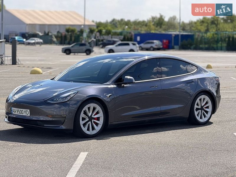 Седан Tesla Model 3 2018 в Киеве