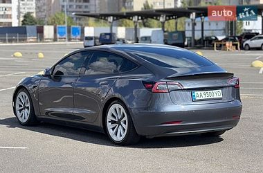 Седан Tesla Model 3 2018 в Киеве