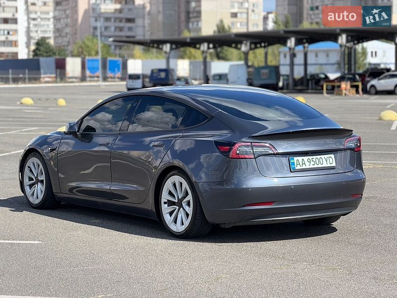 Седан Tesla Model 3 2018 в Киеве