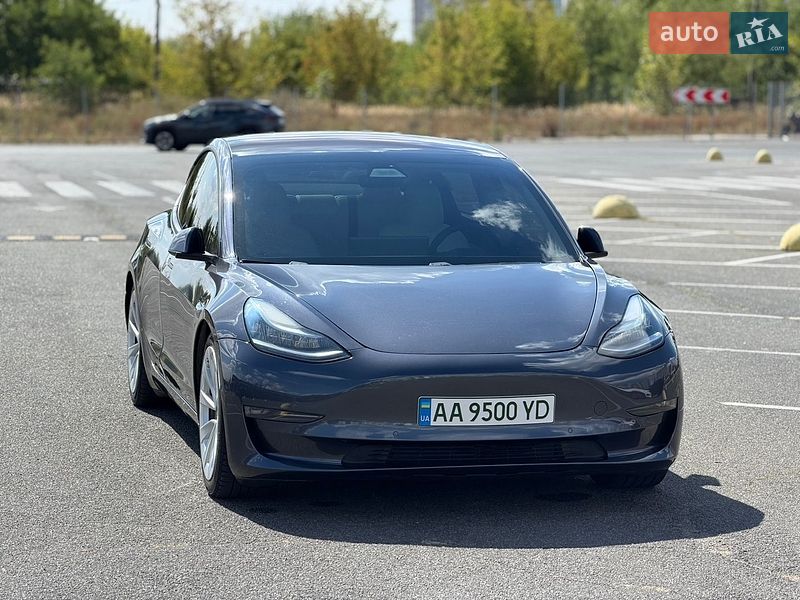 Седан Tesla Model 3 2018 в Киеве