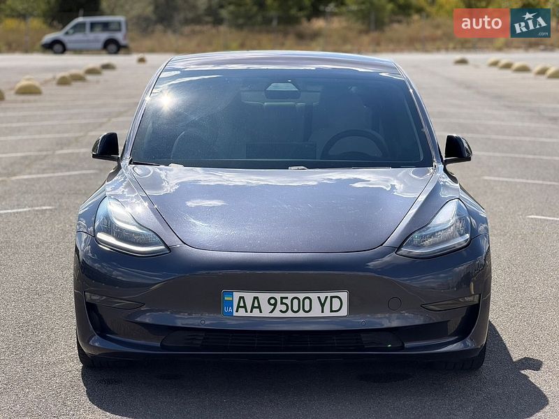 Седан Tesla Model 3 2018 в Киеве