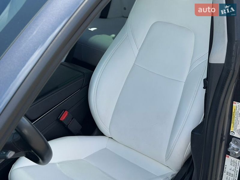 Седан Tesla Model 3 2018 в Киеве