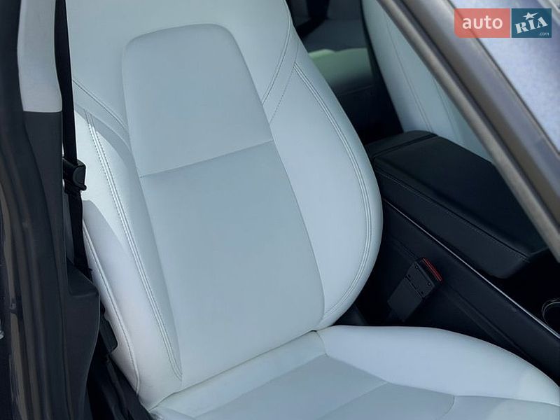 Седан Tesla Model 3 2018 в Киеве