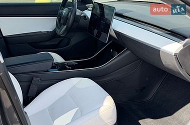 Седан Tesla Model 3 2018 в Киеве