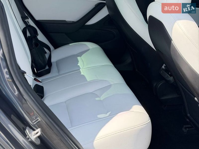 Седан Tesla Model 3 2018 в Киеве