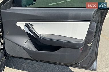 Седан Tesla Model 3 2018 в Киеве