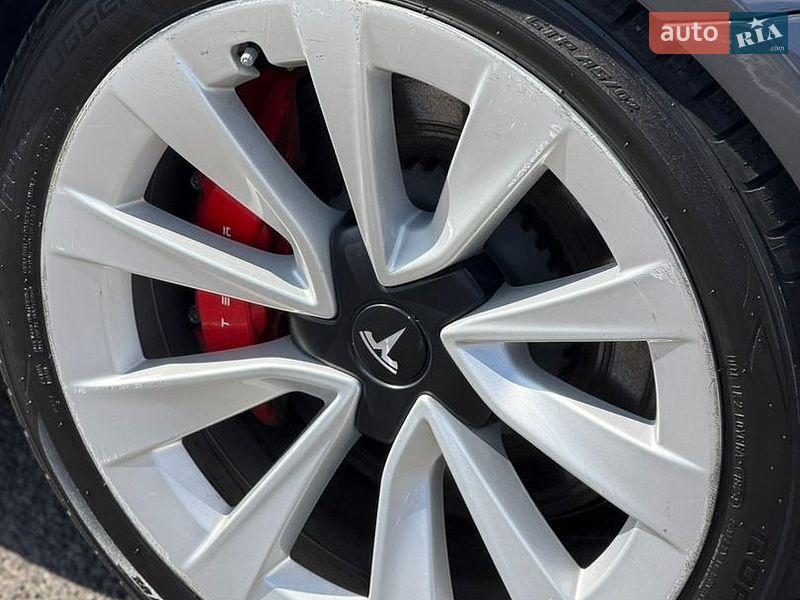 Седан Tesla Model 3 2018 в Киеве