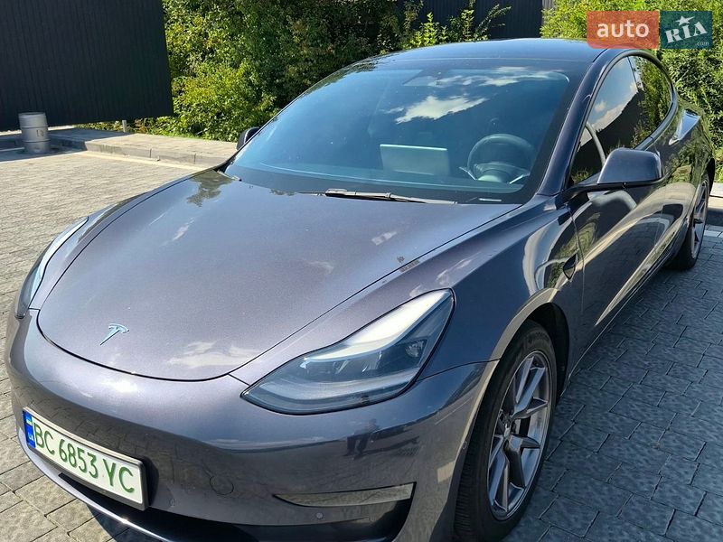Tesla Model 3 2022