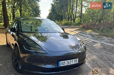 Седан Tesla Model 3 2024 в Виннице