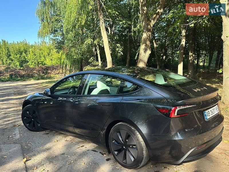 Седан Tesla Model 3 2024 в Виннице