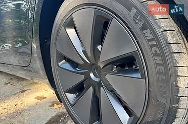 Седан Tesla Model 3 2024 в Виннице