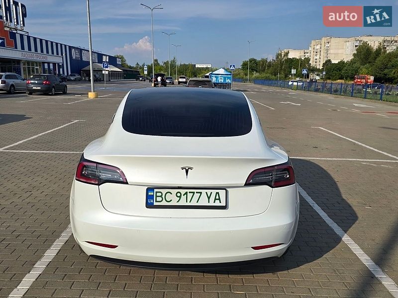 Седан Tesla Model 3 2020 в Дрогобичі