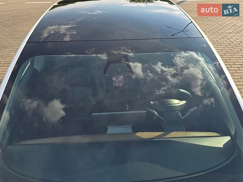 Седан Tesla Model 3 2020 в Дрогобичі