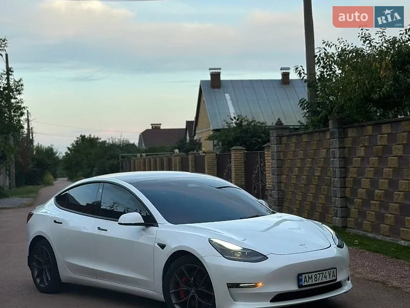Tesla Model 3 2023