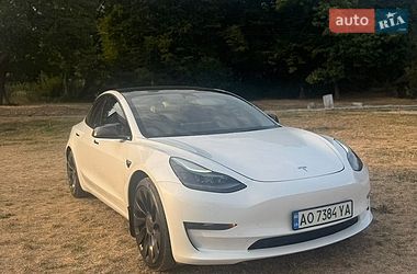 Седан Tesla Model 3 2023 в Ужгороді