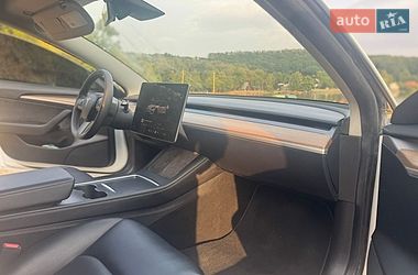 Седан Tesla Model 3 2023 в Ужгороді
