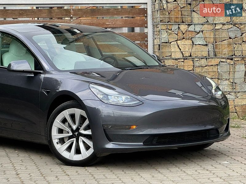 Седан Tesla Model 3 2023 в Стрые