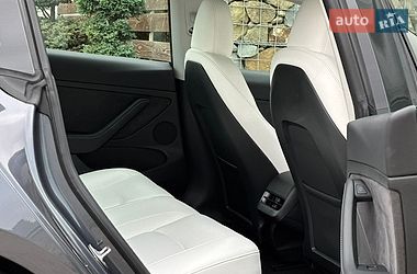 Седан Tesla Model 3 2023 в Стрые