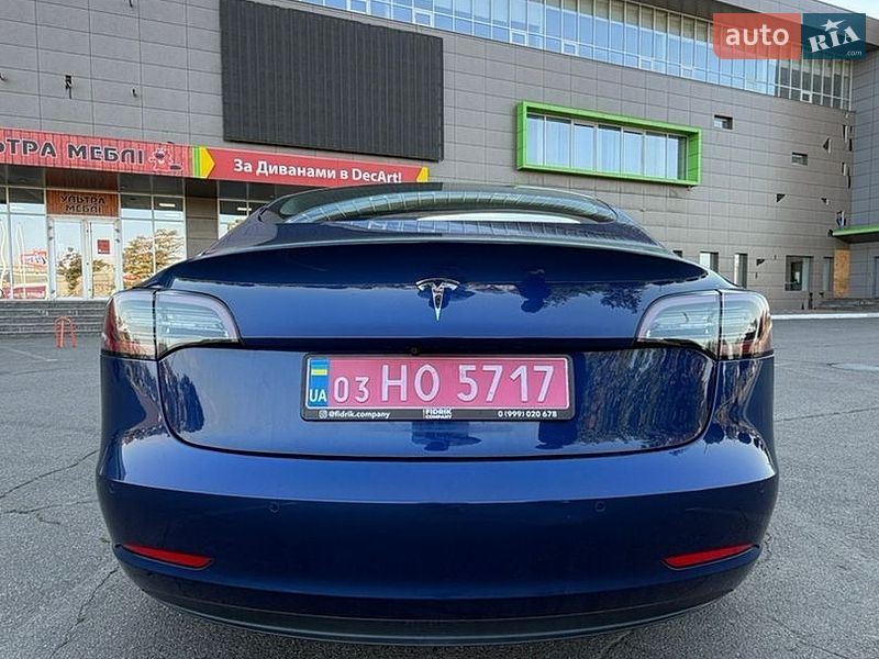 Седан Tesla Model 3 2021 в Кривому Розі