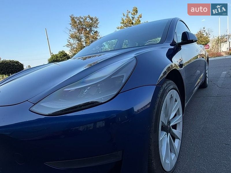 Седан Tesla Model 3 2021 в Кривому Розі