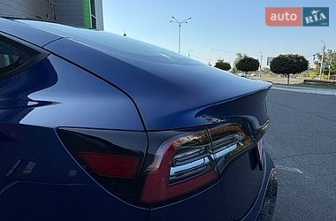 Седан Tesla Model 3 2021 в Кривому Розі