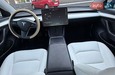 Седан Tesla Model 3 2021 в Кривому Розі